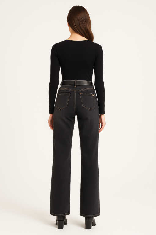 Jeans Recto Tiro Alto en Denim Negro - Imagen 5