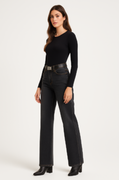 Jeans Recto Tiro Alto en Denim Negro