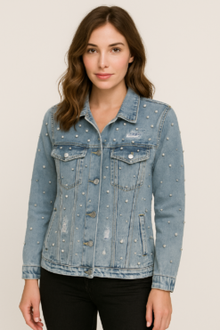 CHAQUETA DENIM CELESTE CON APLIQUES DE PERLA