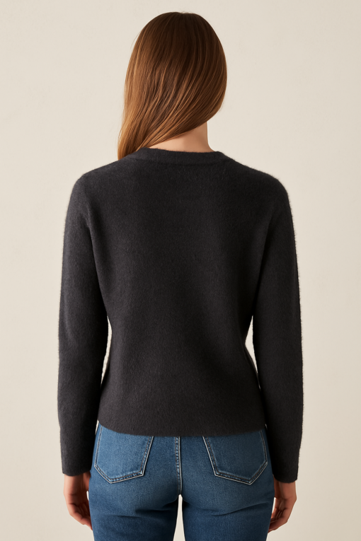 CARDIGAN NEGRO CON BOTONES PERLA Y DETALLES DORADOS - Imagen 3