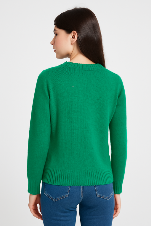 SUÉTER VERDE CON BRILLOS EN EL PECHO - Imagen 2