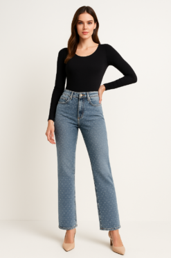Jeans Azul con Apliques Brillantes y Corte Recto