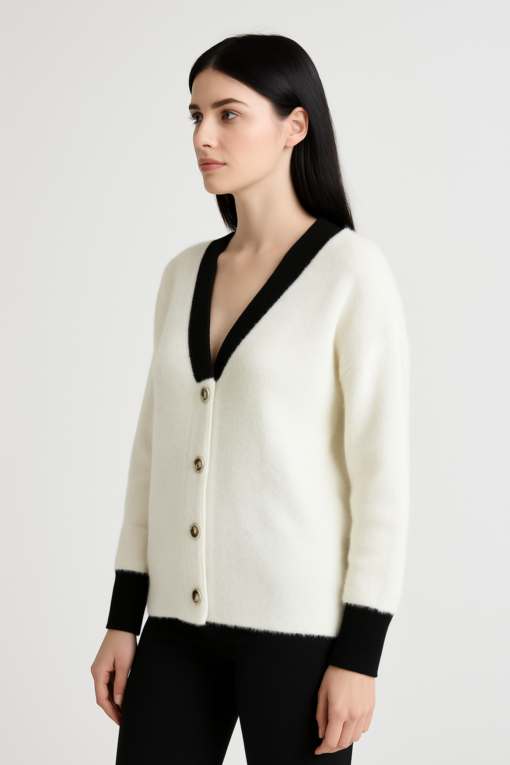 SUETER BLANCO CON DETALLES EN NEGRO Y BOTONES DORADO - Imagen 2