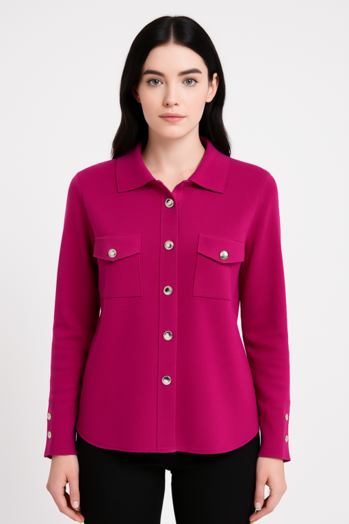 SUÉTER CAMISERO FUCSIA CON BOTONERÍA METÁLICA