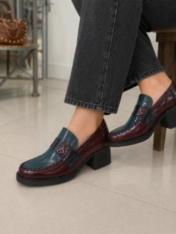 MOCASÍN CANDELA BURGUNDY GREEN DE CUERO - JOSE SAENZ